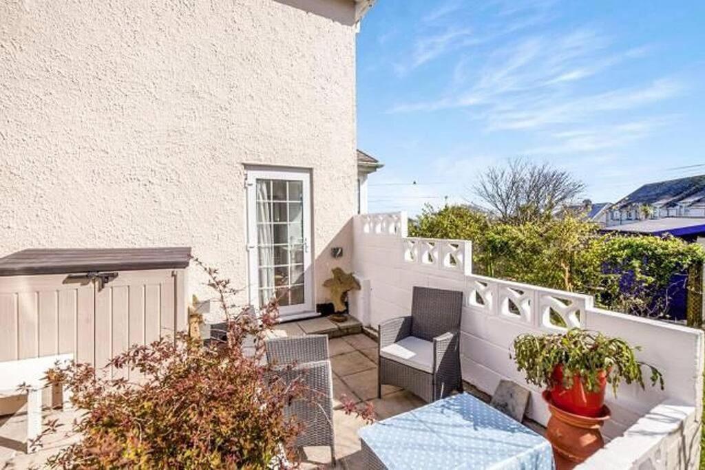 Sunrise! ~ 2 Bedrooms, Garden, Parking, Sea Views Сент-Айвс Экстерьер фото